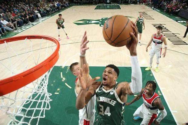 开云入口-NBA得分盛宴字母哥入席 轰生涯新高55分扛起球队