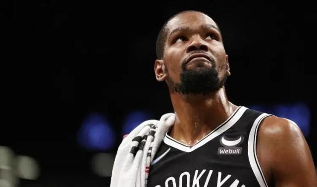 开云入口-失误次数仍困扰杜兰特 KD：对手每次都5个人防我