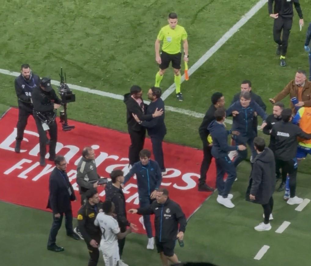 这是咋了?维尼修斯、米利唐与赫塔费球员恩约姆发生激烈冲突