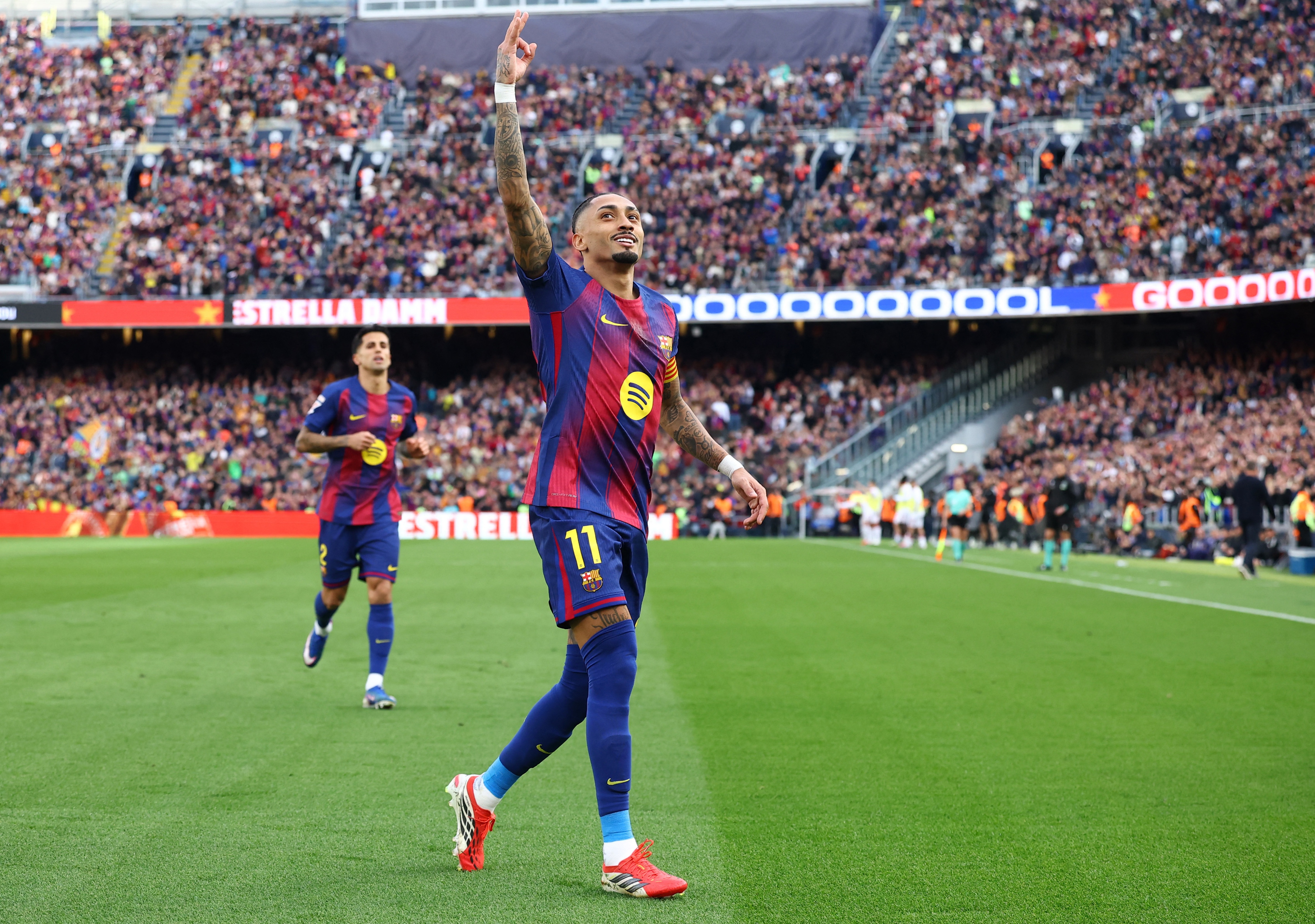 开云体育app-世体：巴萨与巴西队医沟通，已经谈到拉菲尼亚可能存在肌肉损伤